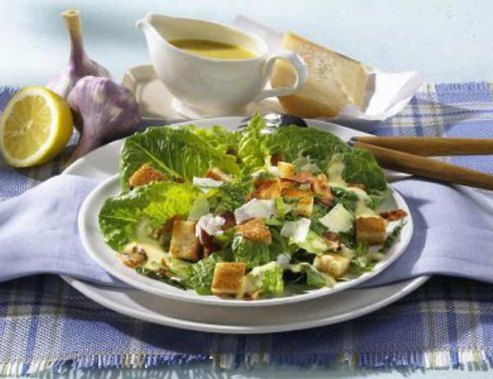 Salada cesar com croutons - Petiscos.com - Receitas, Gastronomia e ...